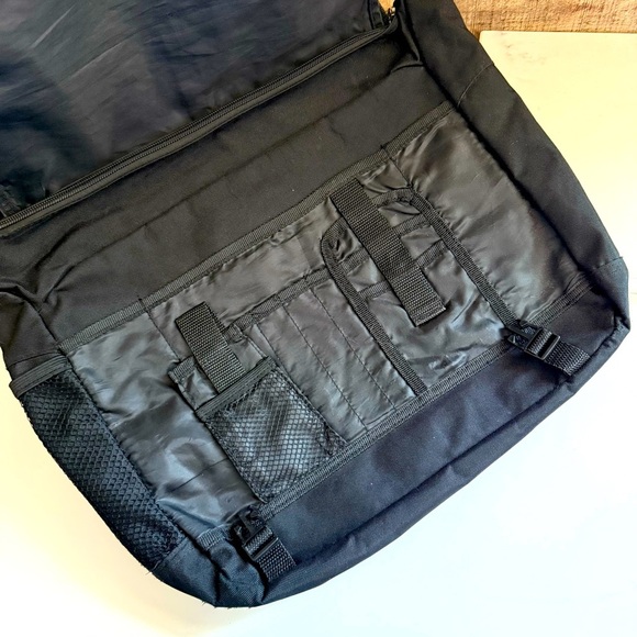 Black Unisex Vintage Y2K 90’s Disney Mickey Mouse Messenger Bag - Picture 6 of 7